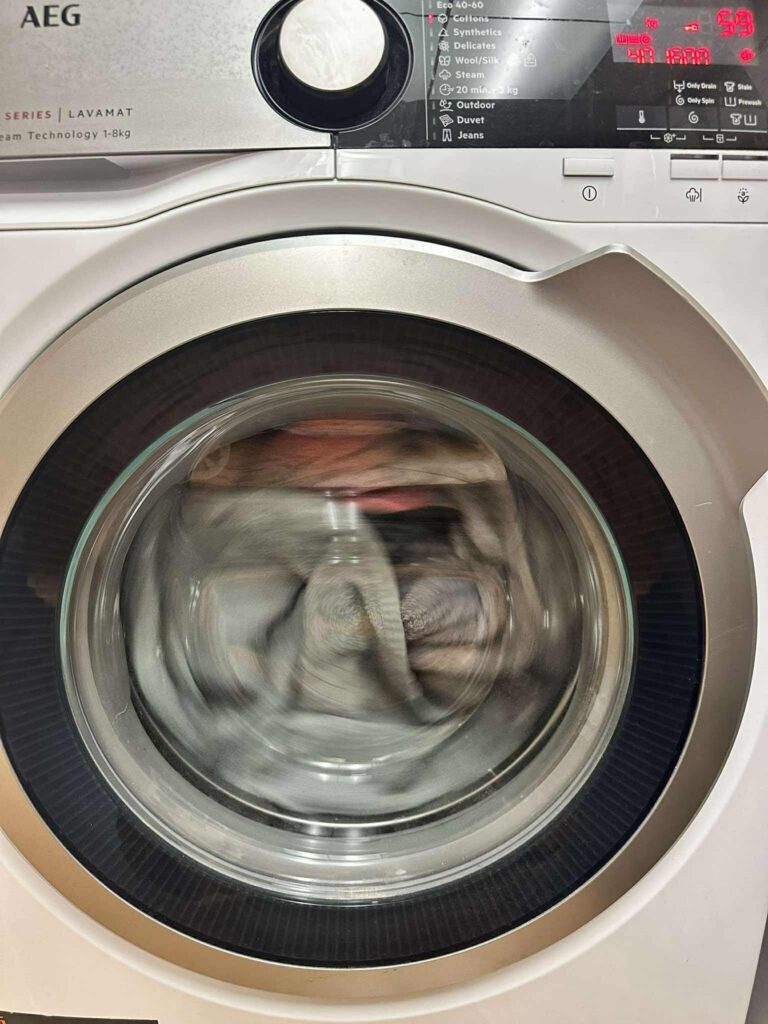 Effelis Bio pesugeelid